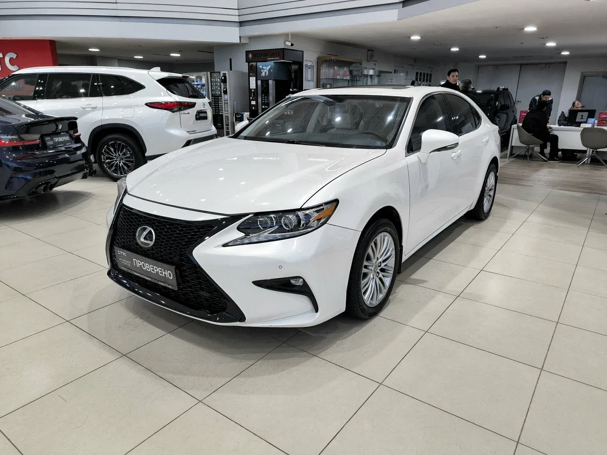 Lexus ES VI
