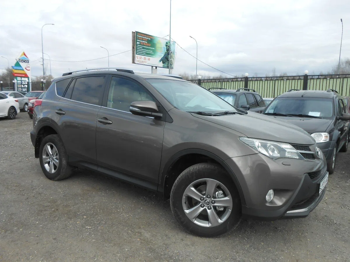 Toyota RAV4 IV (XA40)