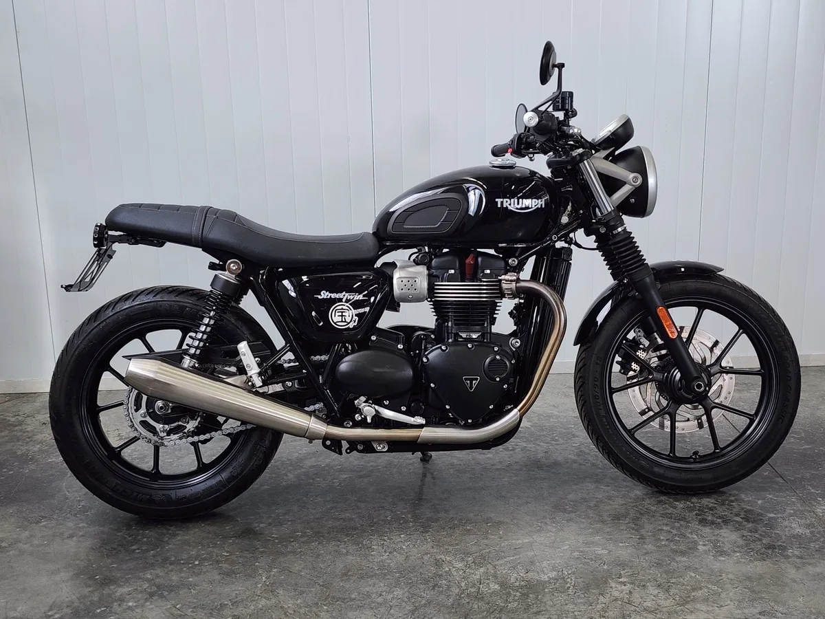 Triumph Street Twin