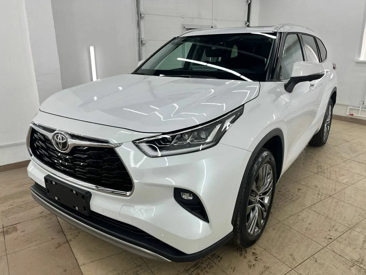 Toyota Highlander IV (U70)