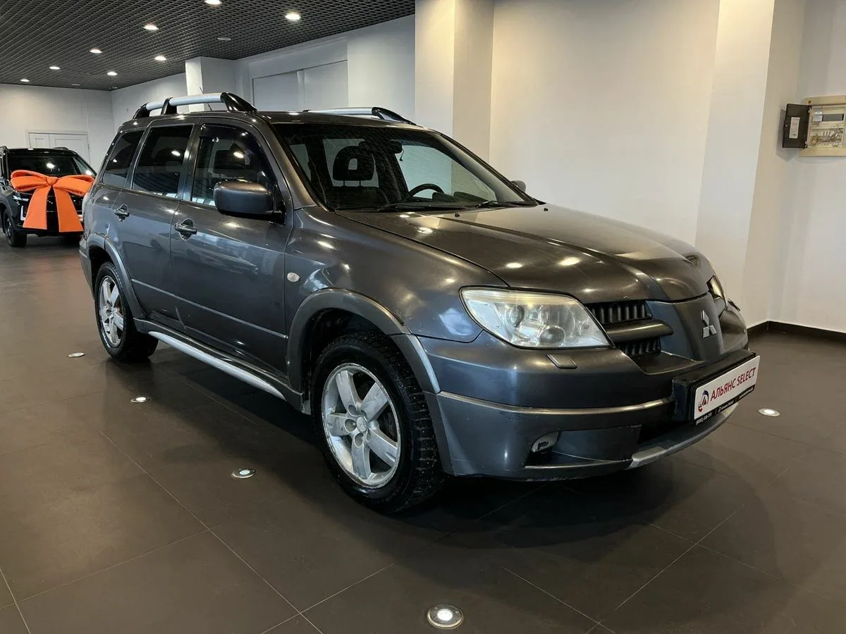 Mitsubishi Outlander I