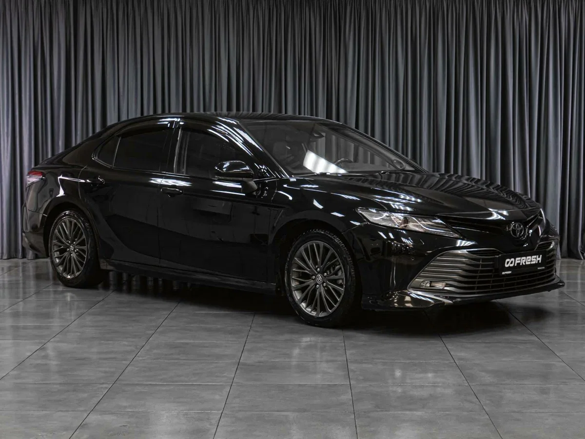 Toyota Camry VIII (XV70)