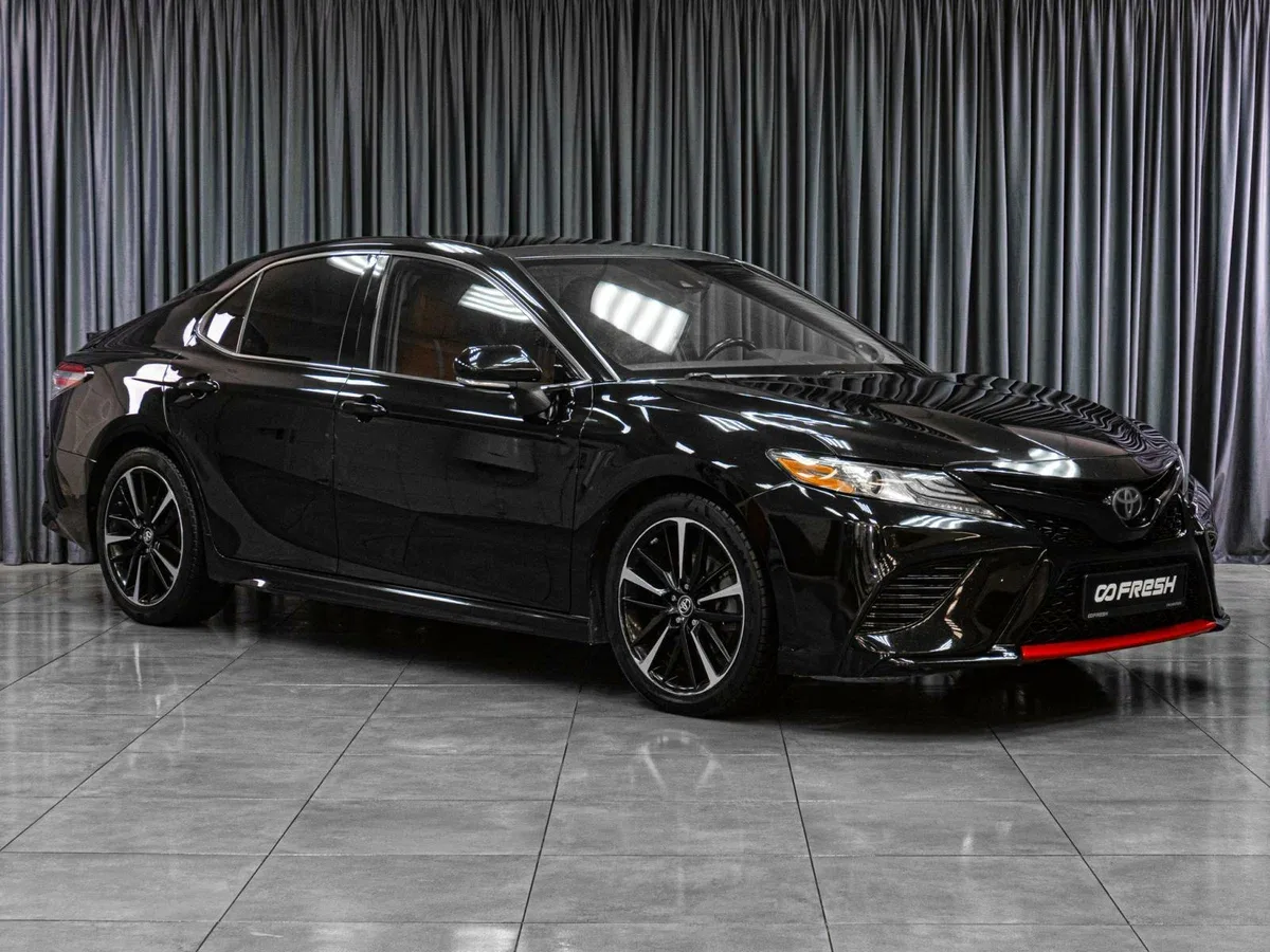 Toyota Camry VIII (XV70)