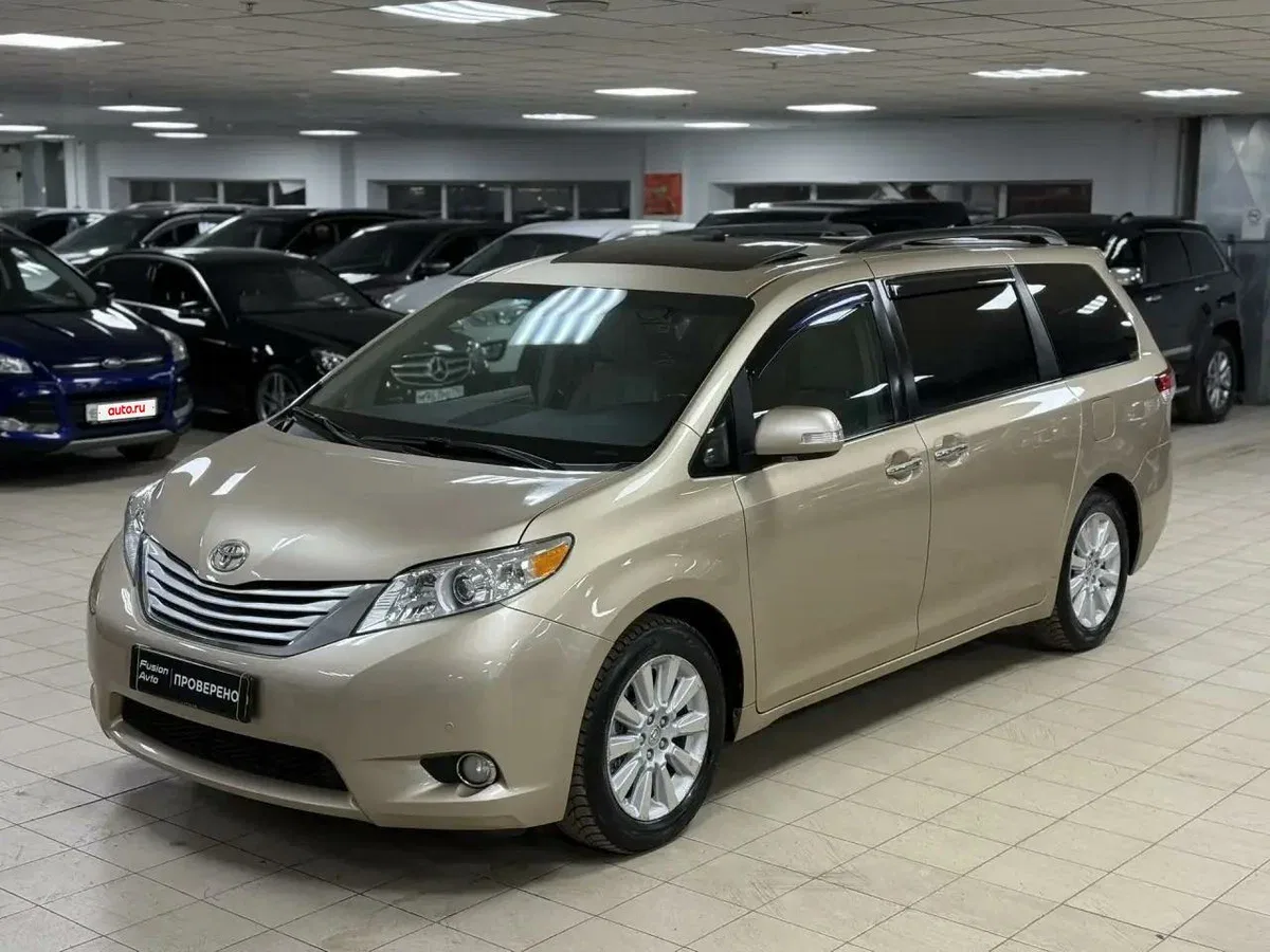 Toyota Sienna III