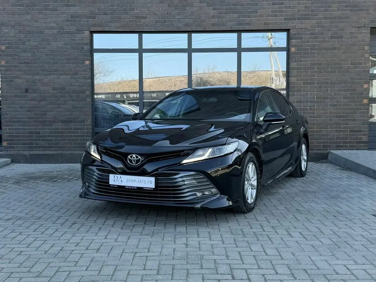 Toyota Camry VIII (XV70)