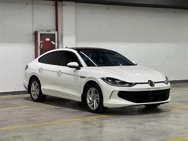Volkswagen Lamando I Рестайлинг
