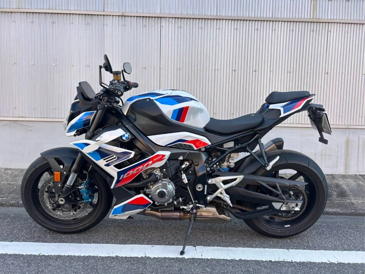 BMW M 1000 R