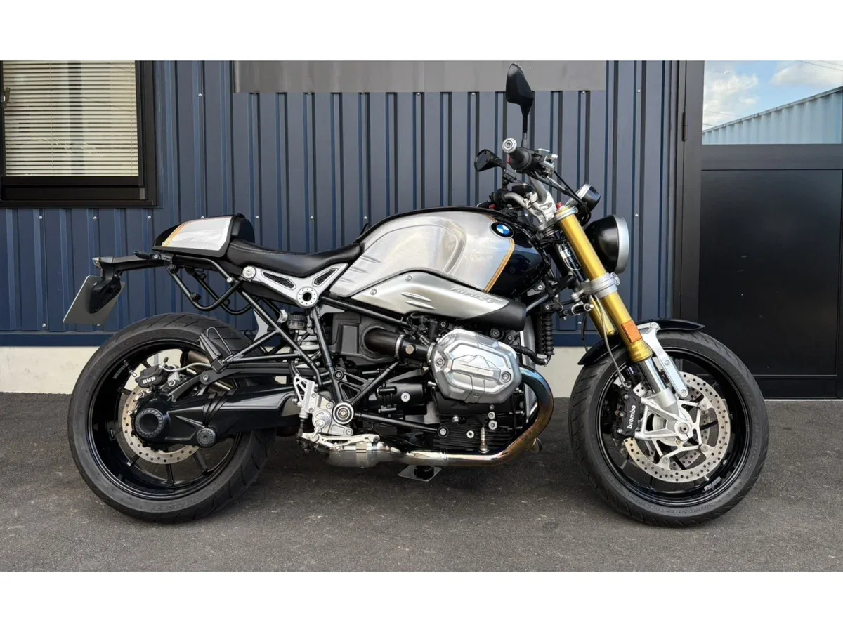 BMW R nine T