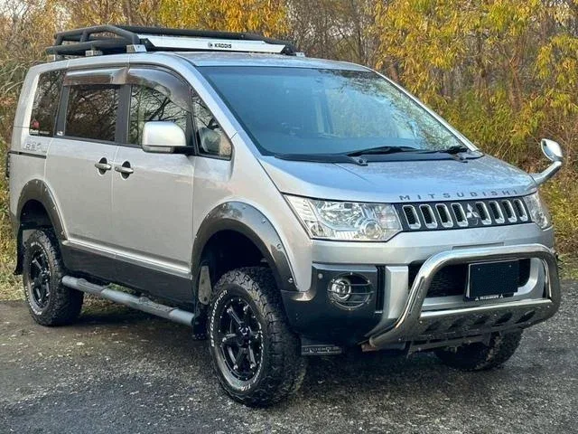 Mitsubishi Delica D:5 I