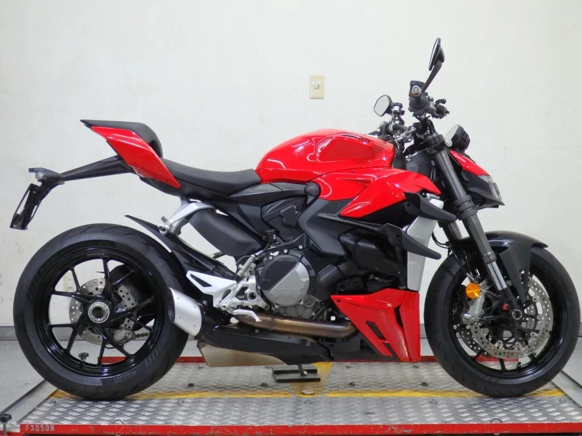 Ducati Streetfighter V2