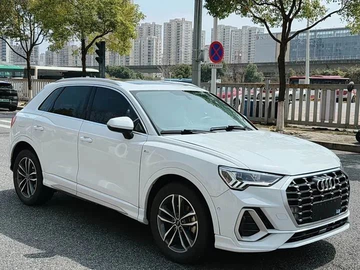 Audi Q3 II (F3)