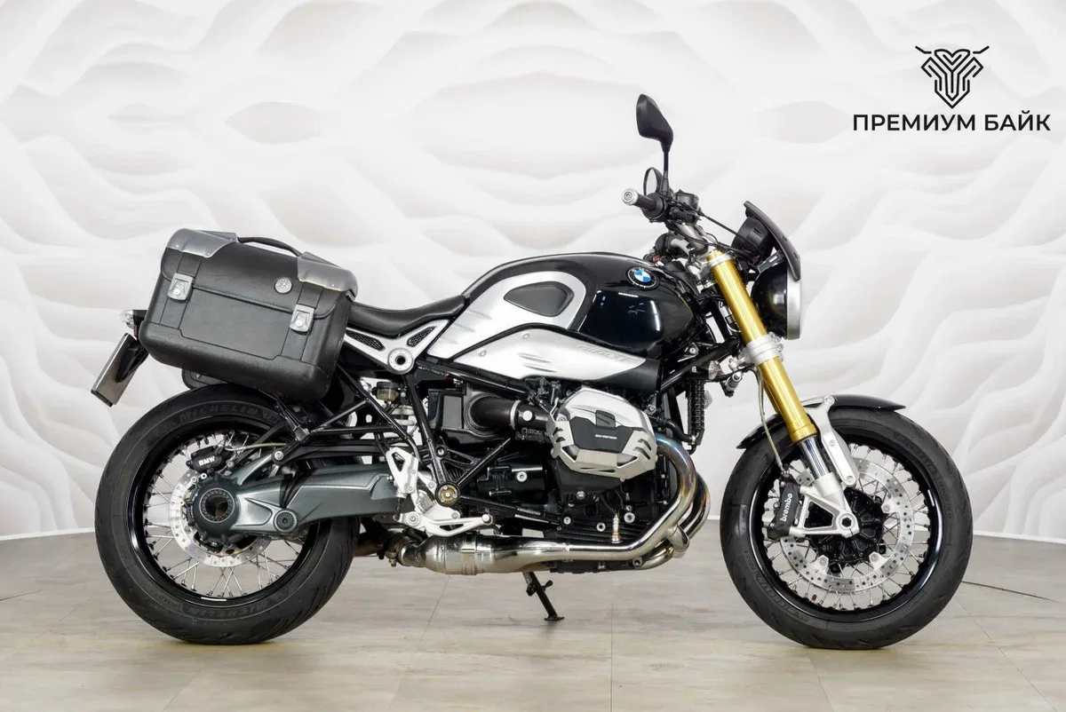 BMW R nine T