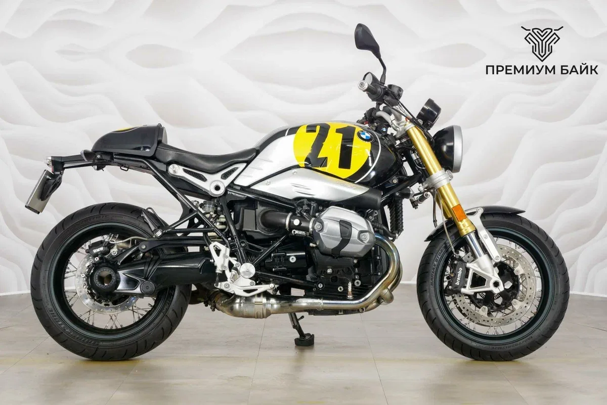 BMW R nine T