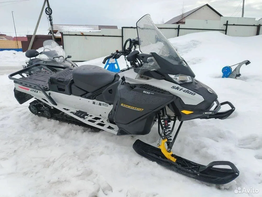 BRP Ski-Doo Expedition 900
