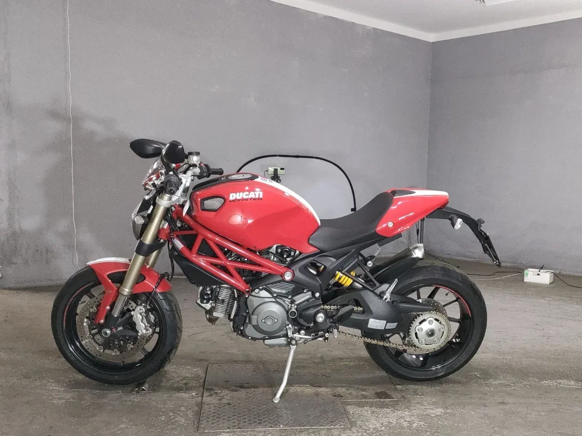 Ducati Monster 1100