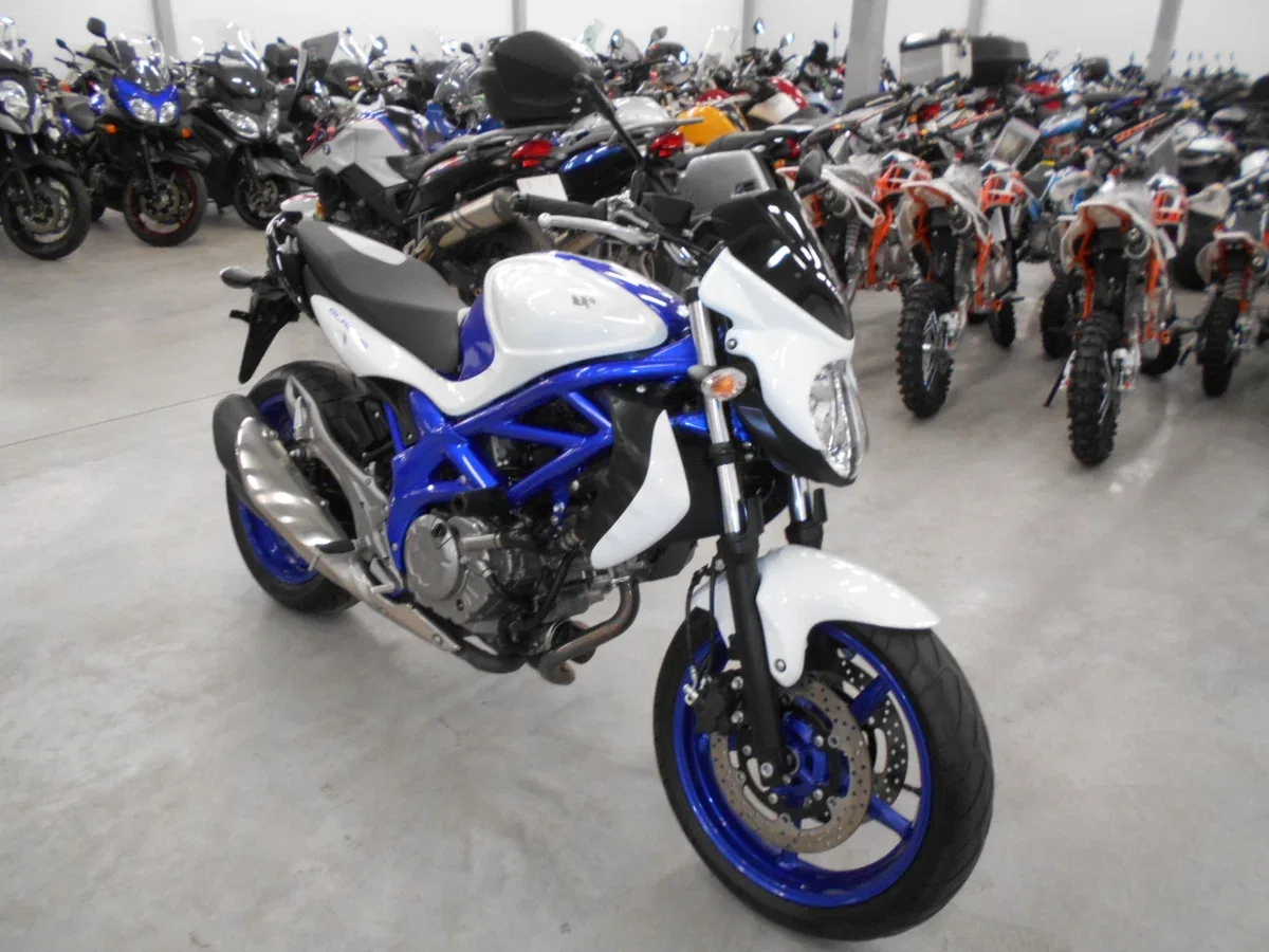 Suzuki SFV 650 Gladius