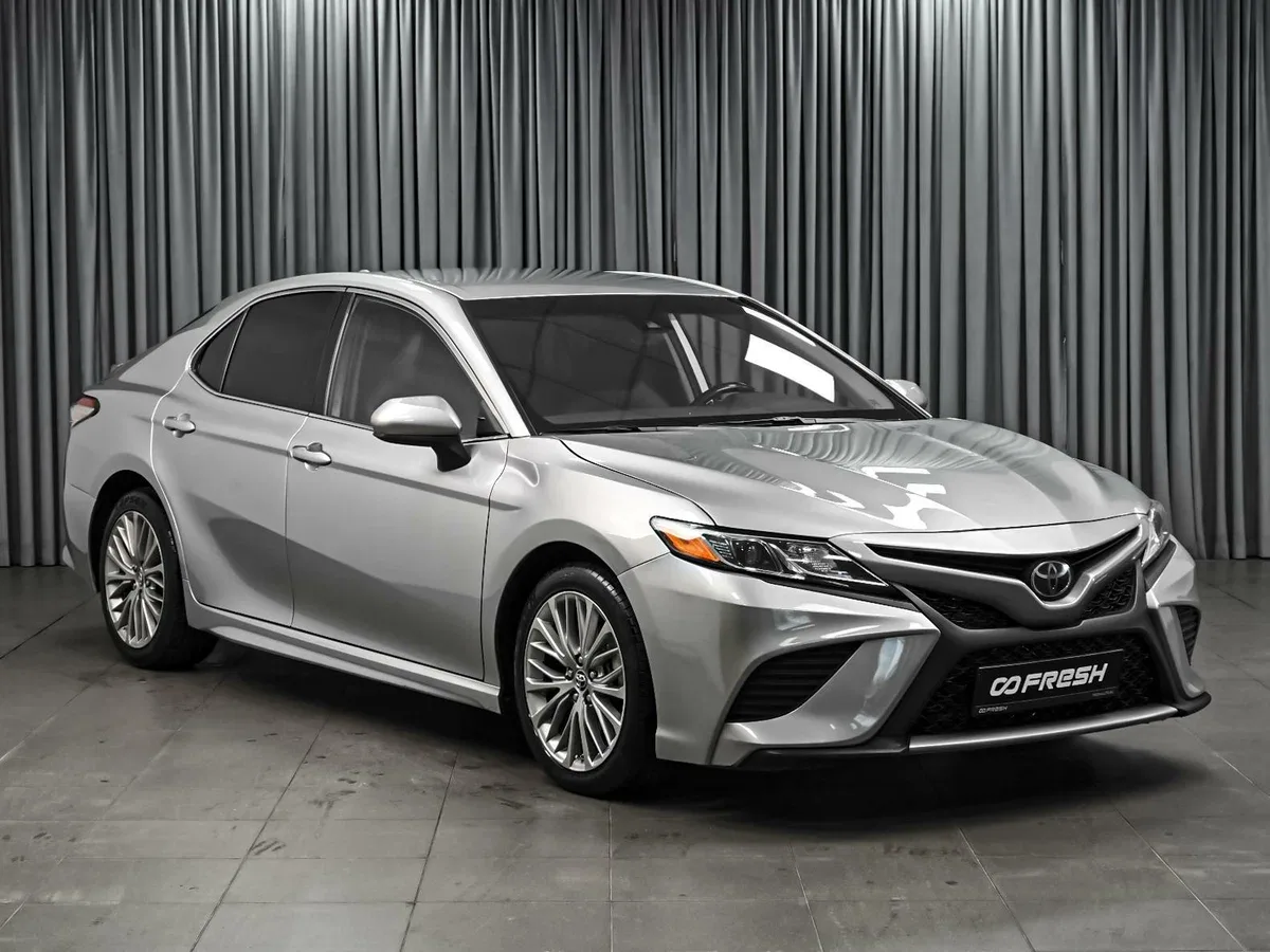 Toyota Camry VIII (XV70)