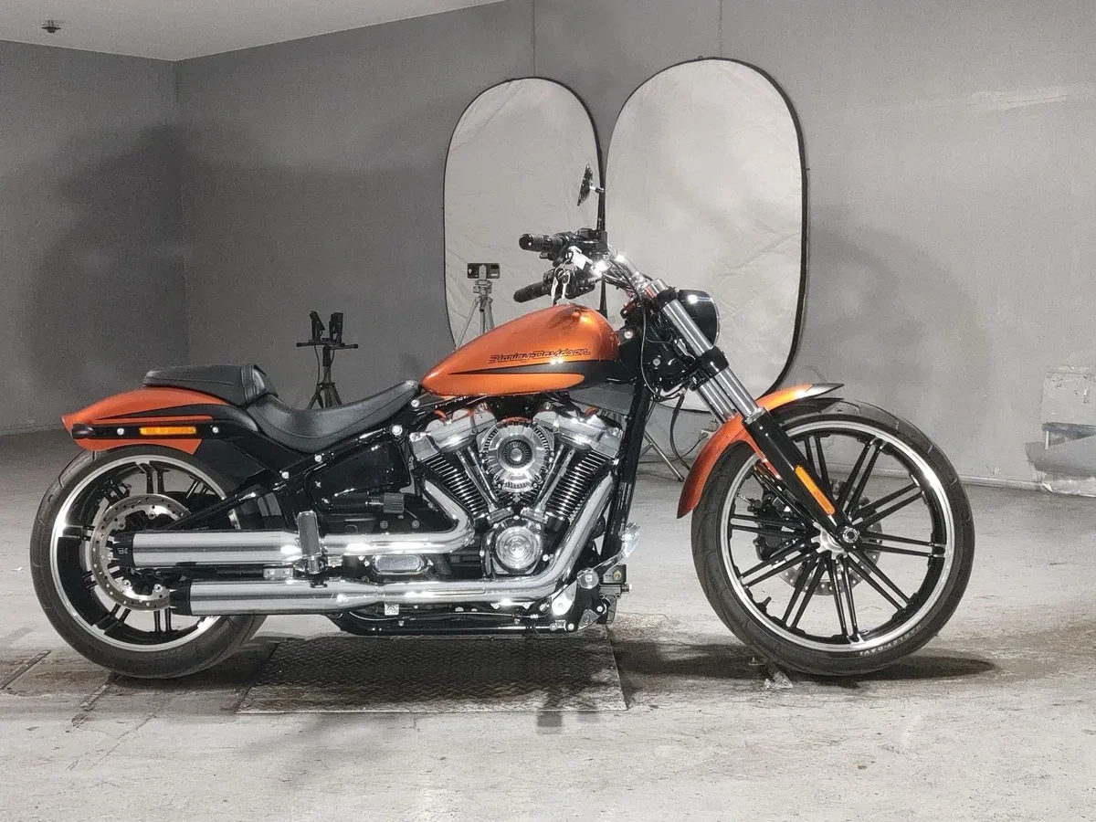 Harley-Davidson Breakout