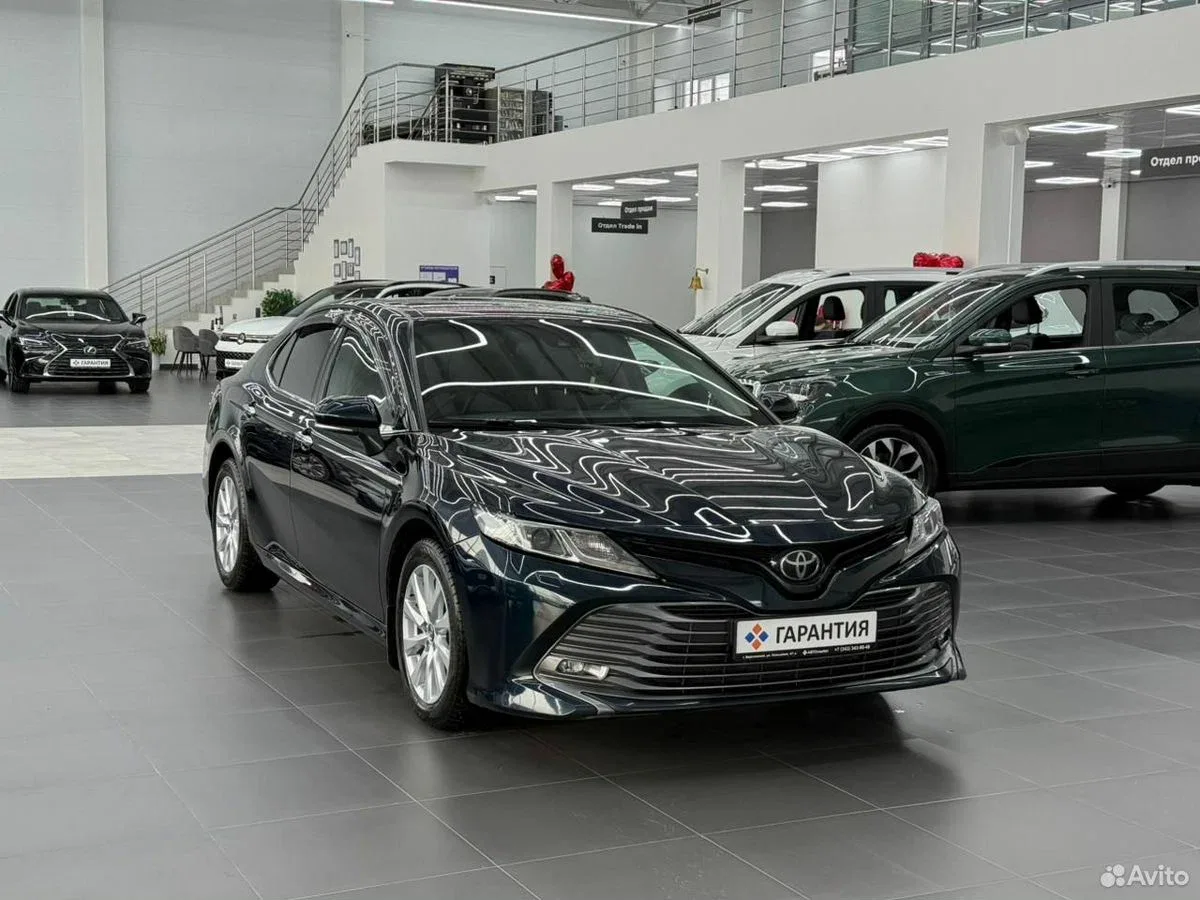 Toyota Camry VIII (XV70)