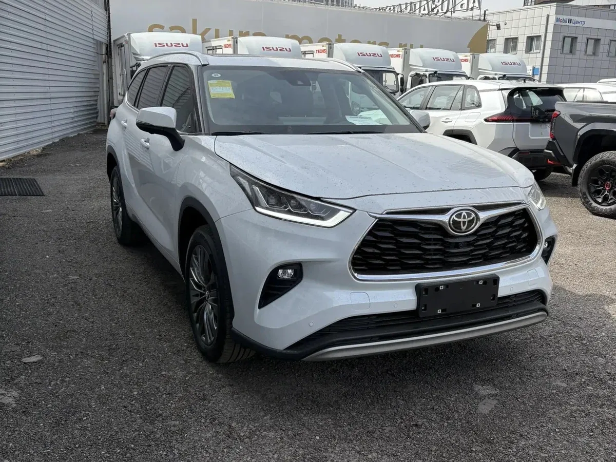 Toyota Highlander IV (U70)