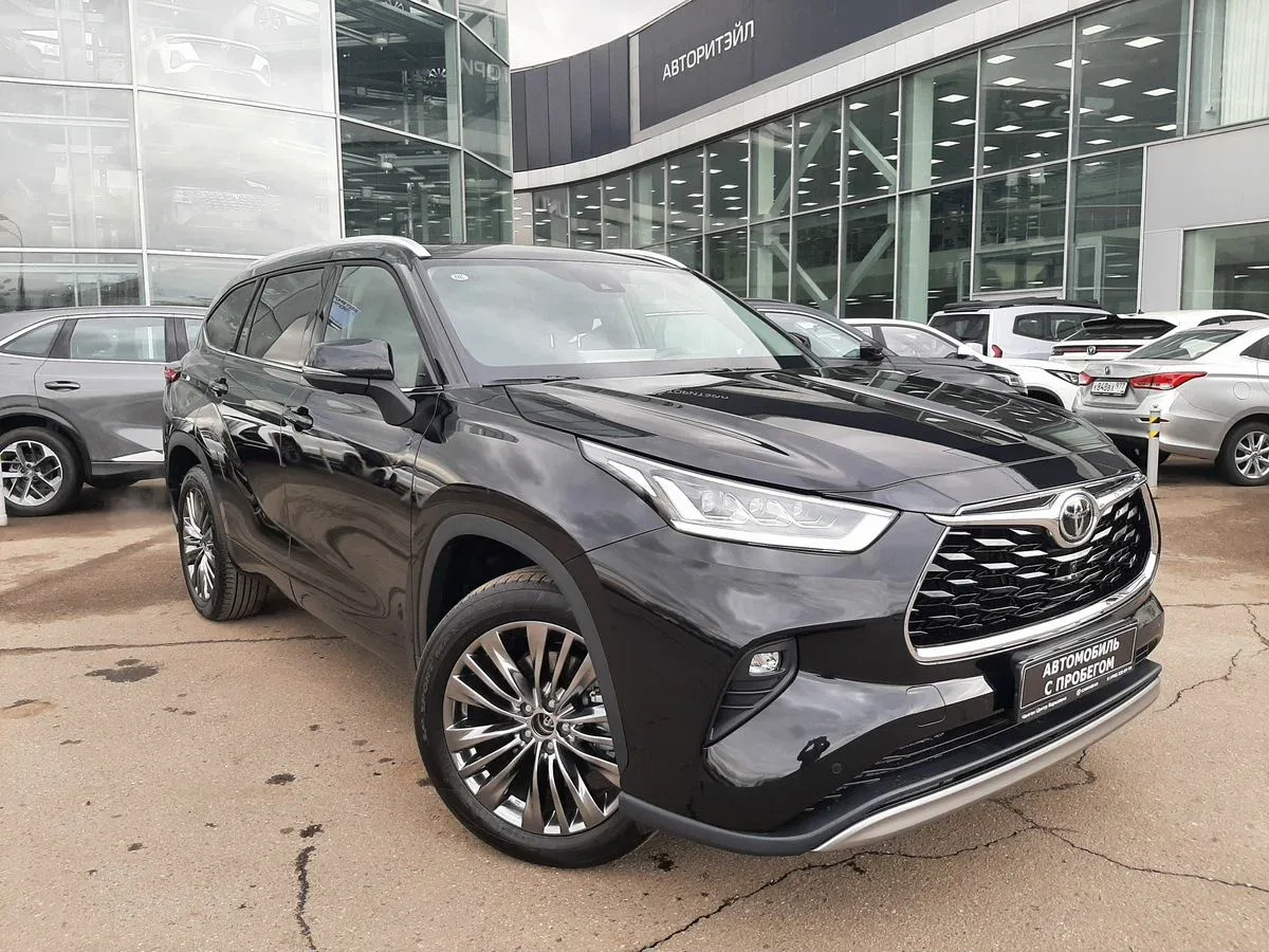 Toyota Highlander IV (U70)
