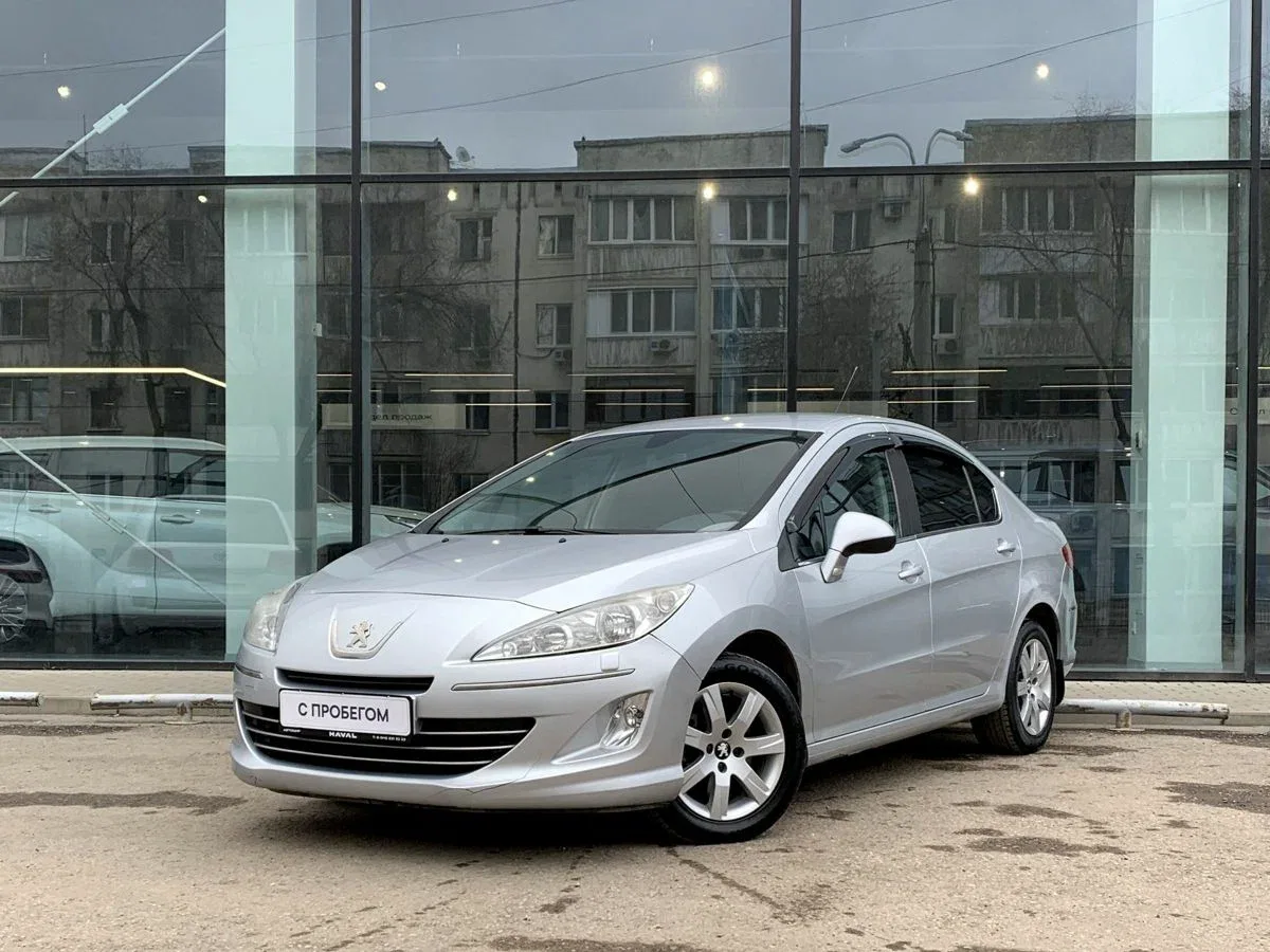 Peugeot 408 I