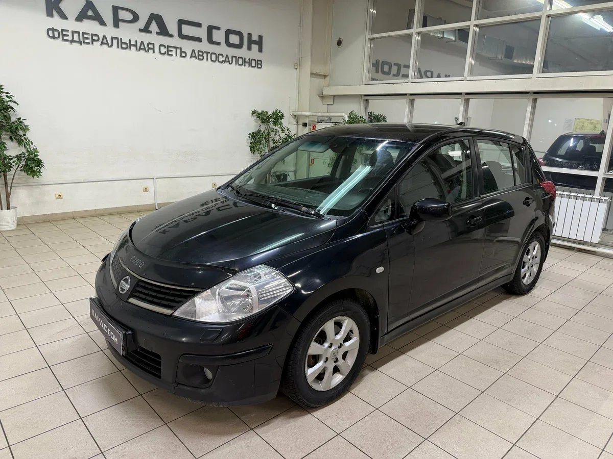Nissan Tiida I