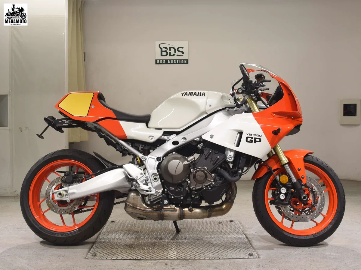 Yamaha XSR900
