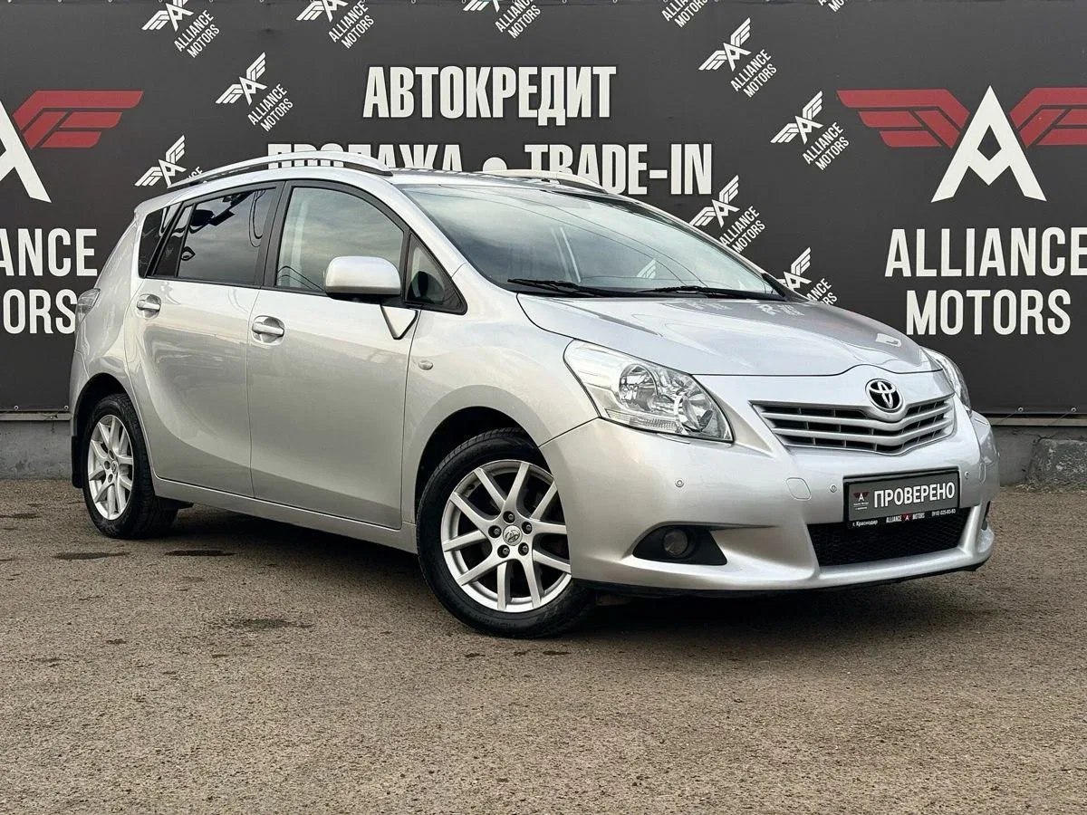Toyota Verso I Рестайлинг