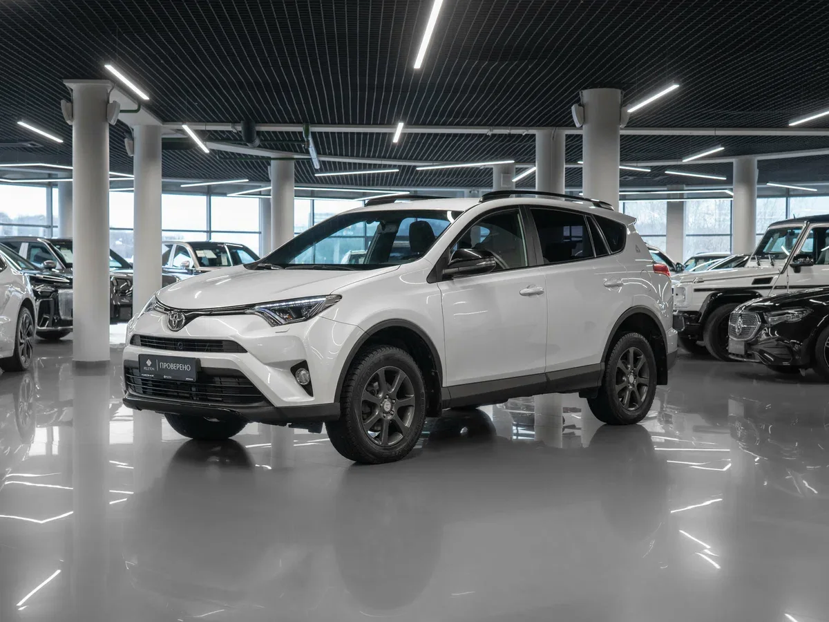 Toyota RAV4 IV (XA40) Рестайлинг