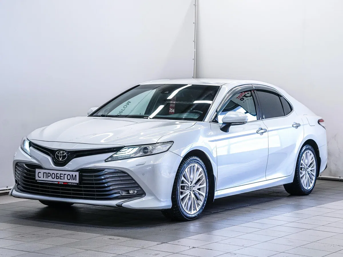Toyota Camry VIII (XV70)