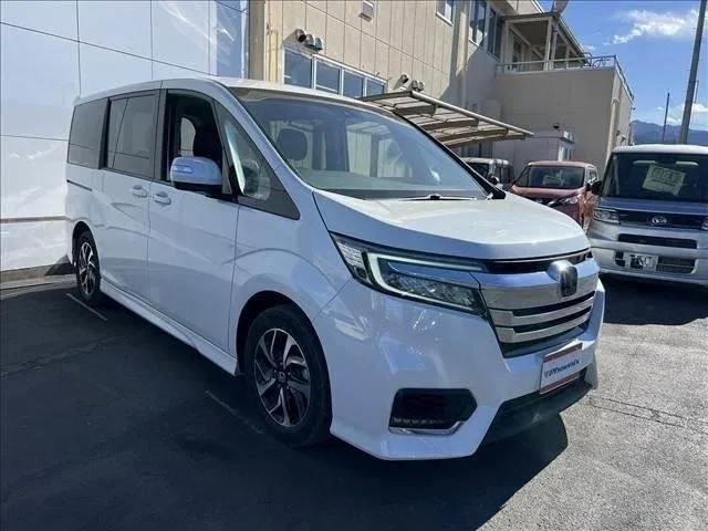 Honda Stepwgn V Рестайлинг