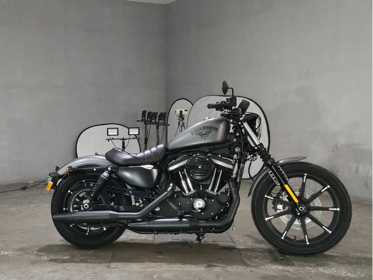 Harley-Davidson Sportster 883