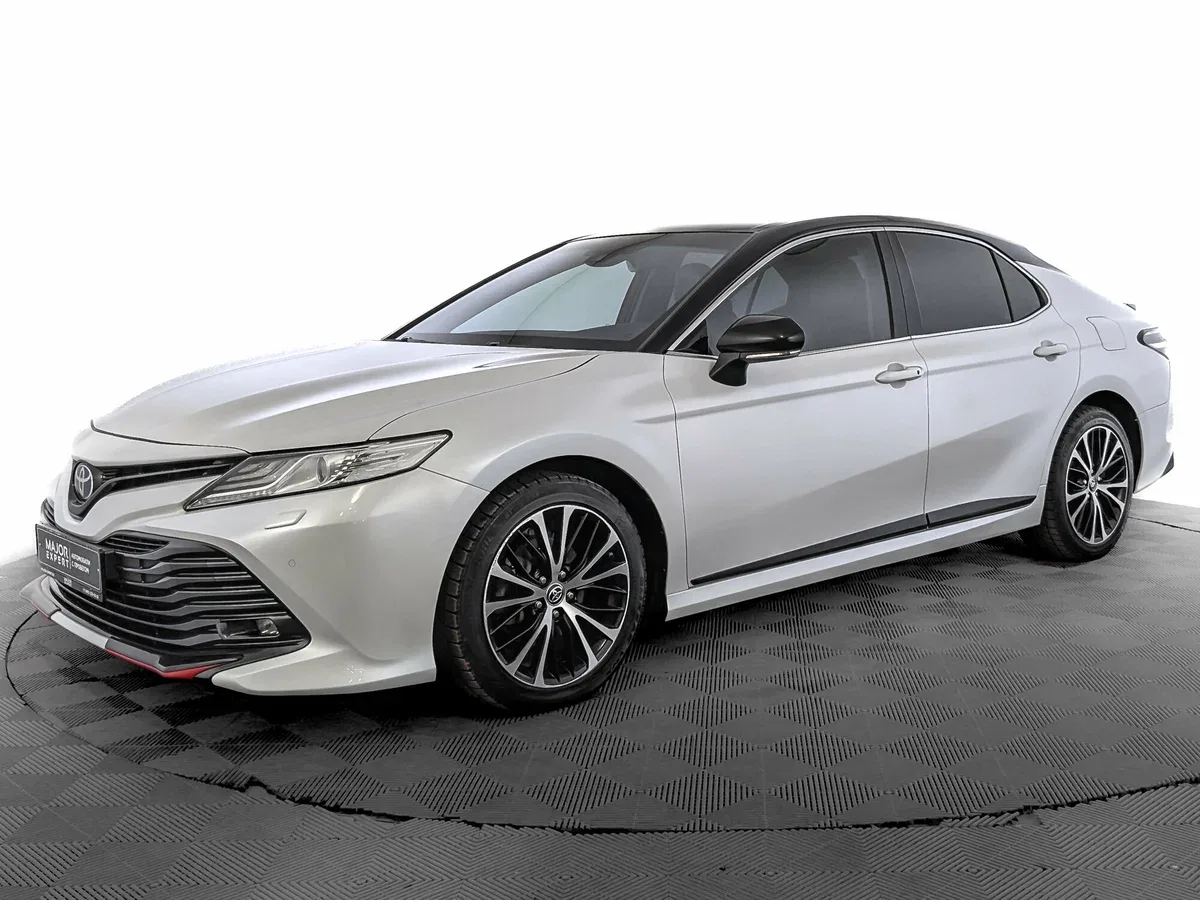 Toyota Camry VIII (XV70)