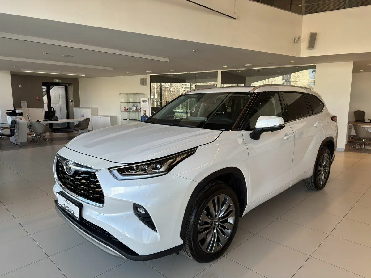 Toyota Highlander IV (U70)