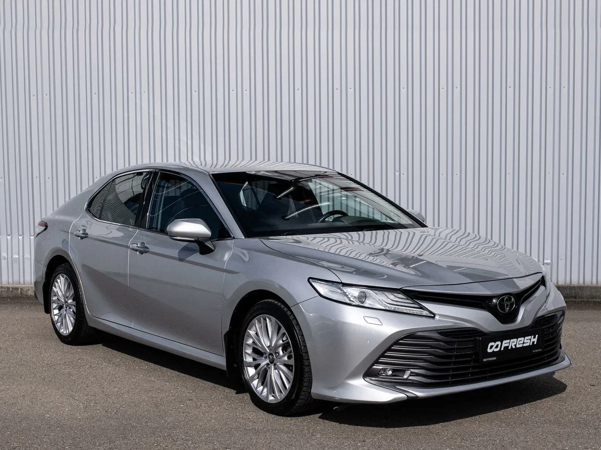 Toyota Camry VIII (XV70)