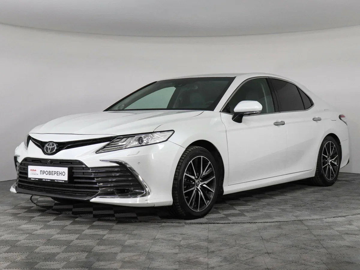 Toyota Camry VIII (XV70)