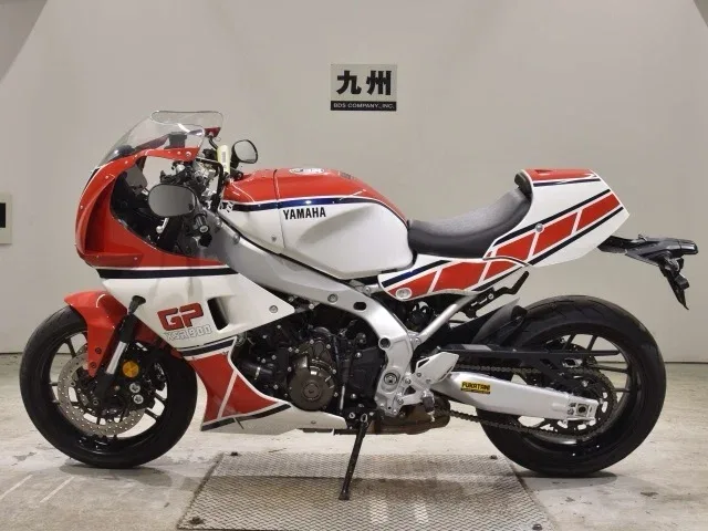 Yamaha XSR900