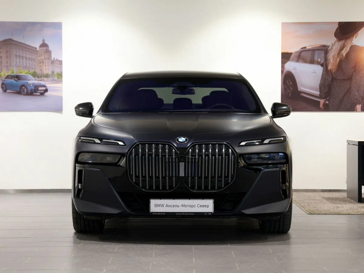 BMW 7 серии VII (G70)