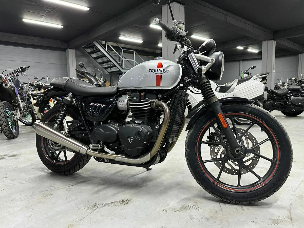 Triumph Street Twin