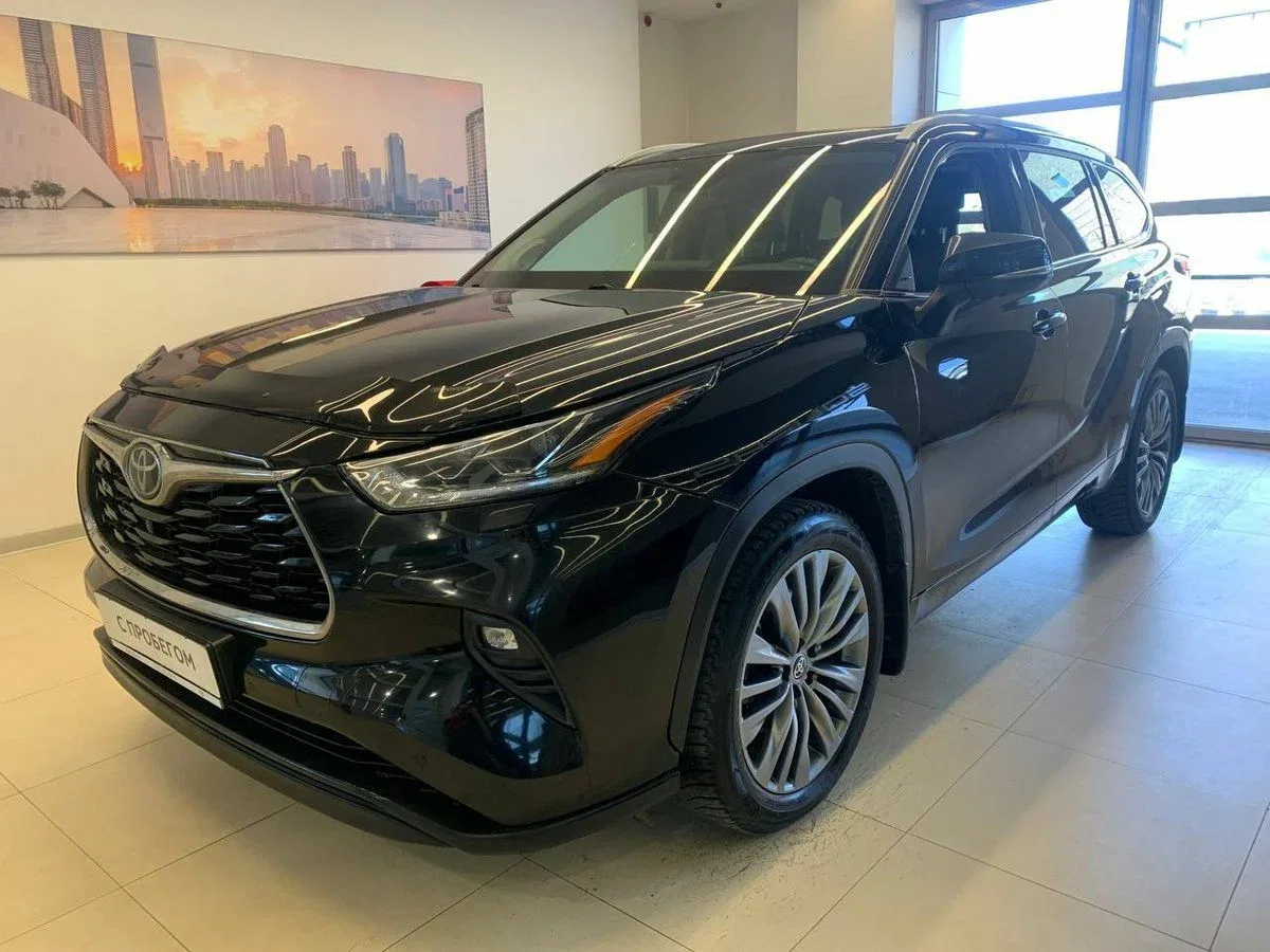 Toyota Highlander IV (U70)