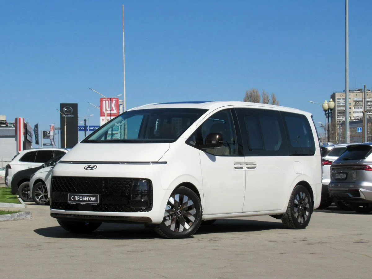 Hyundai Staria