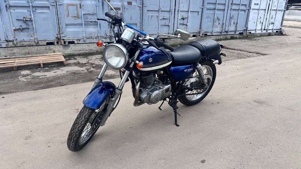 Suzuki ST250 (TU250X)