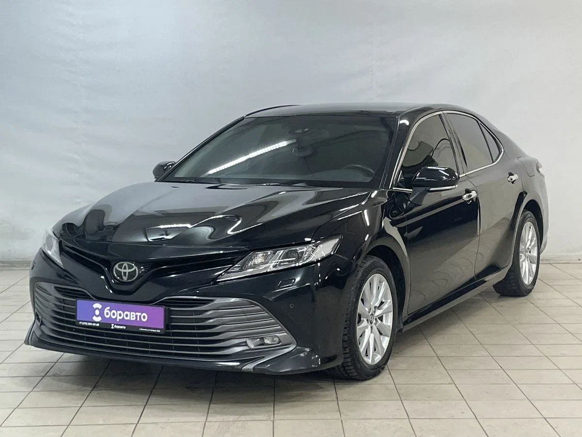 Toyota Camry VIII (XV70)