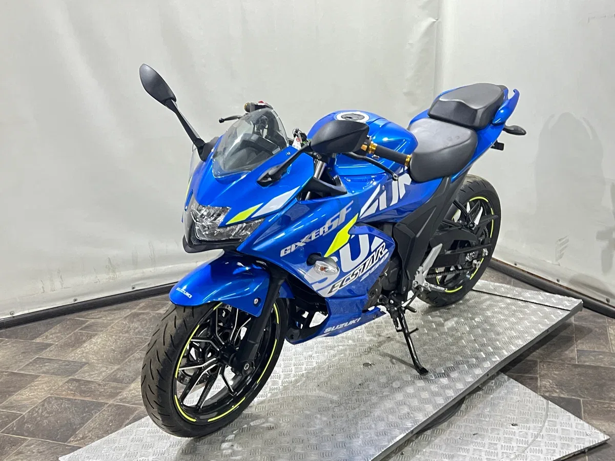 Suzuki GSX 250 R