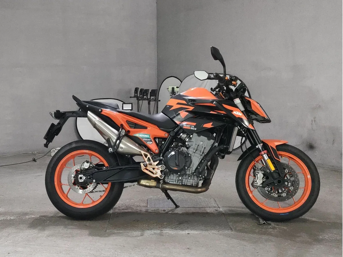 KTM AG 890 Duke