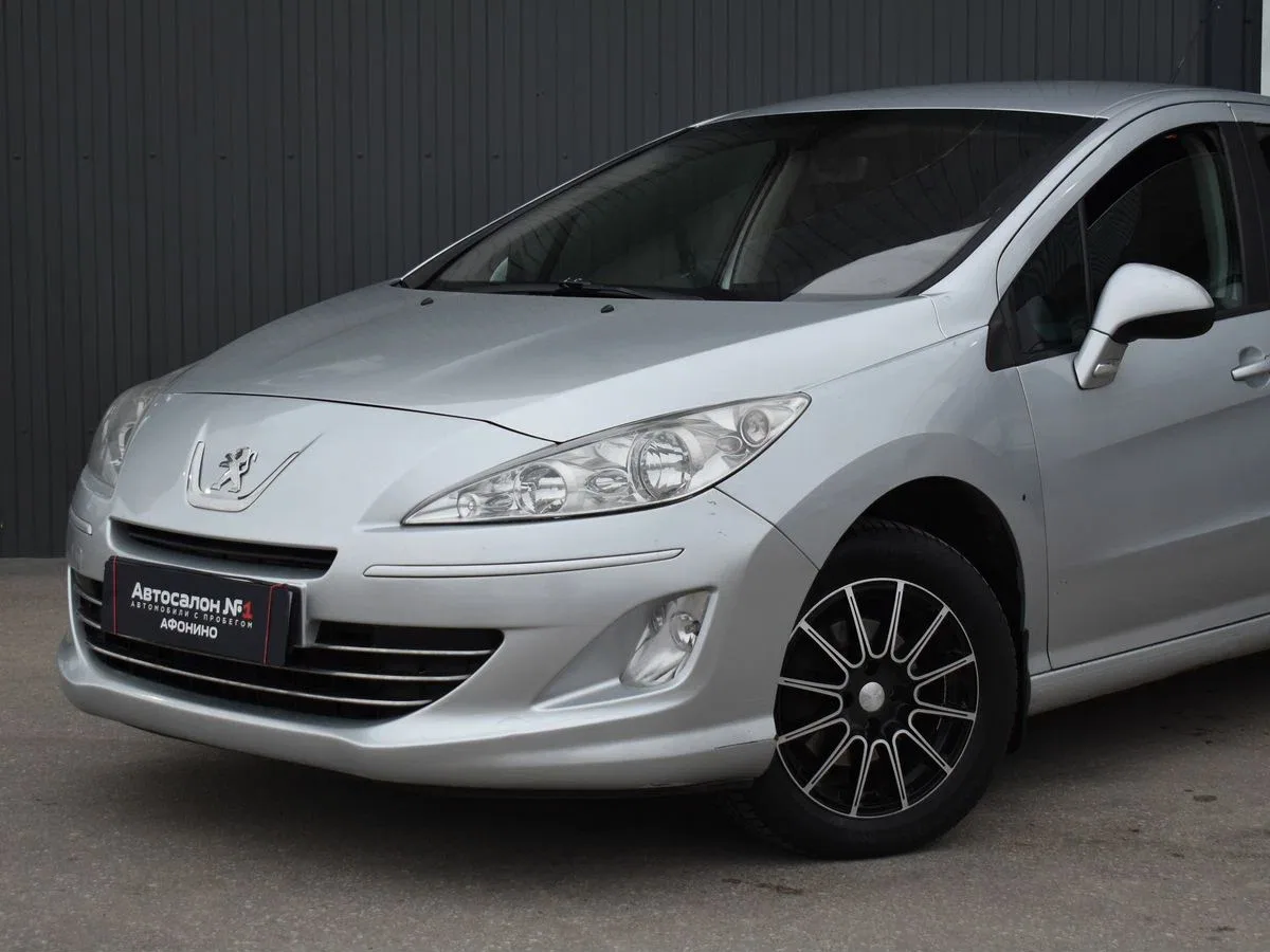 Peugeot 408 I