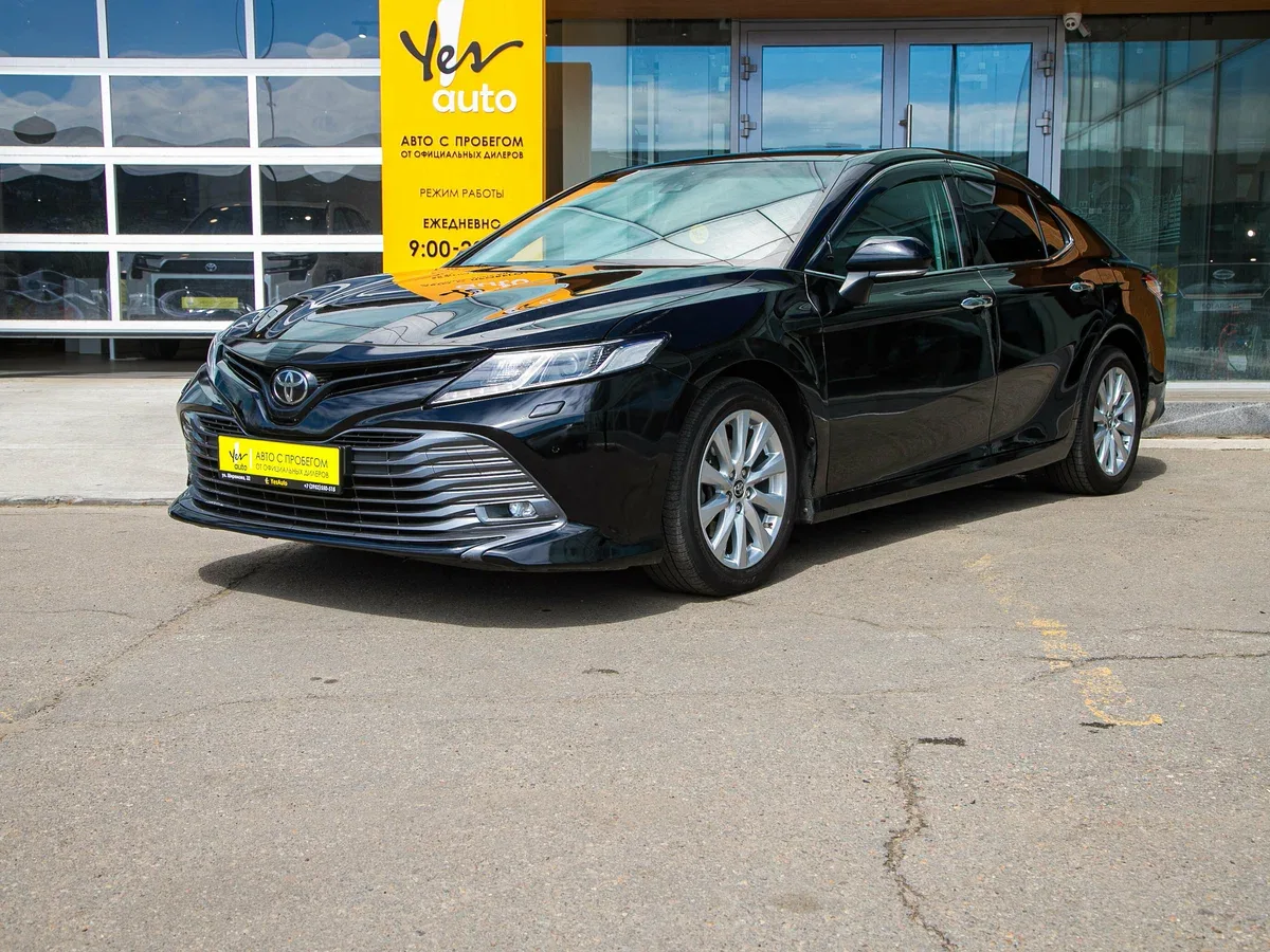 Toyota Camry VIII (XV70)