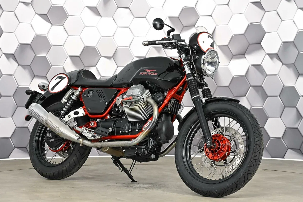 Moto Guzzi V 7