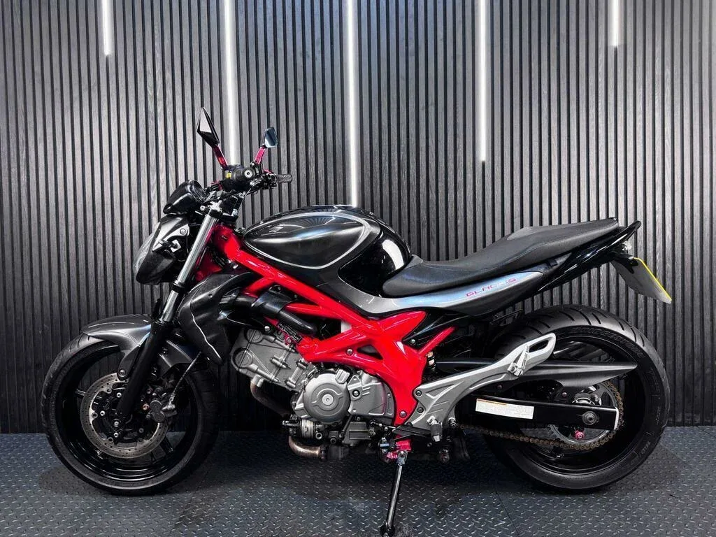 Suzuki SFV 650 Gladius